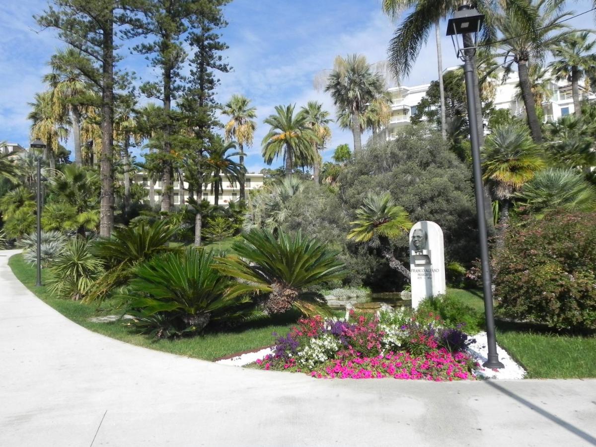 Centralissimo Trilocale Su Due Piani - Flavio House Sanremo Luaran gambar